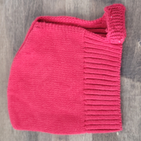 Red knit gnome baby hat - Picture 2 of 6